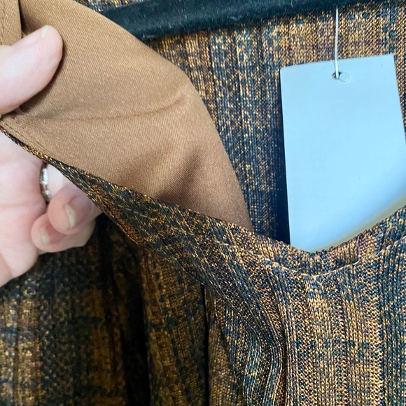 Premise Golden Brown Metallic V Neck. Three-Quarter cuffed Sleeves. Size XS - Picture 8 of 10